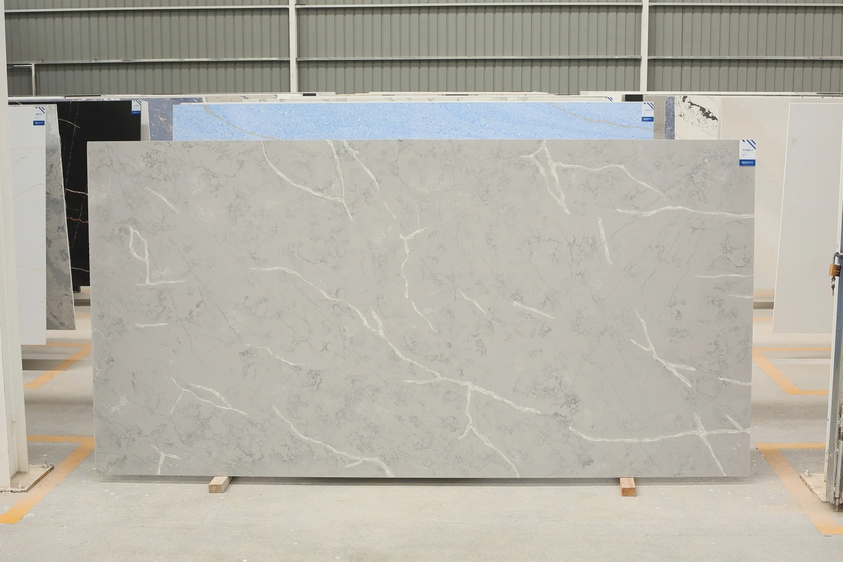 PXQZ211025-2 Customized Artificial Kitchen Counter top Slab Quartz Stone Stairs