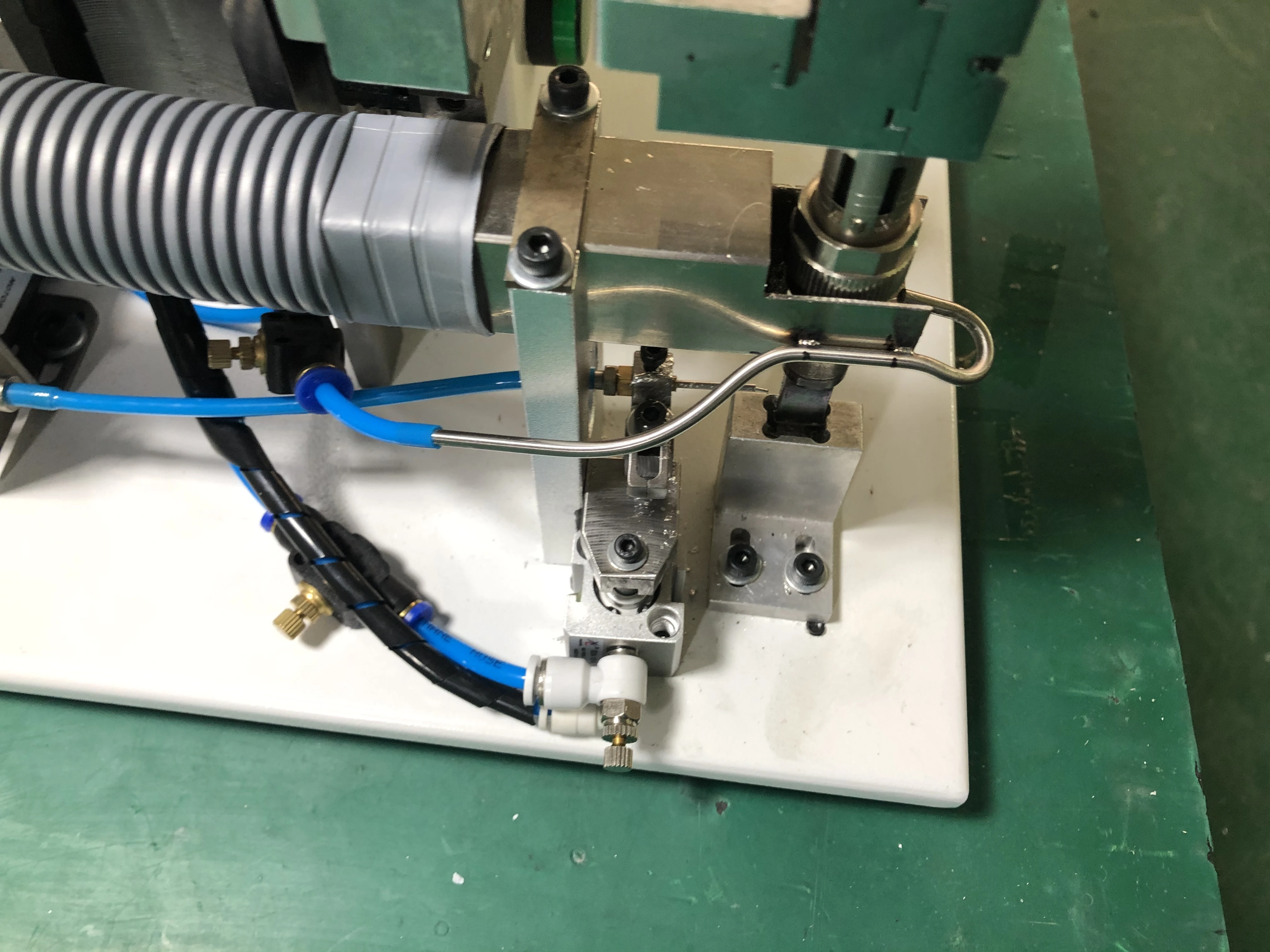 Semi-automatic Wire Welding Machine Soldering Machine Soldering Robot 15 Provided Soldering Machine for Led Strip Light AC220V