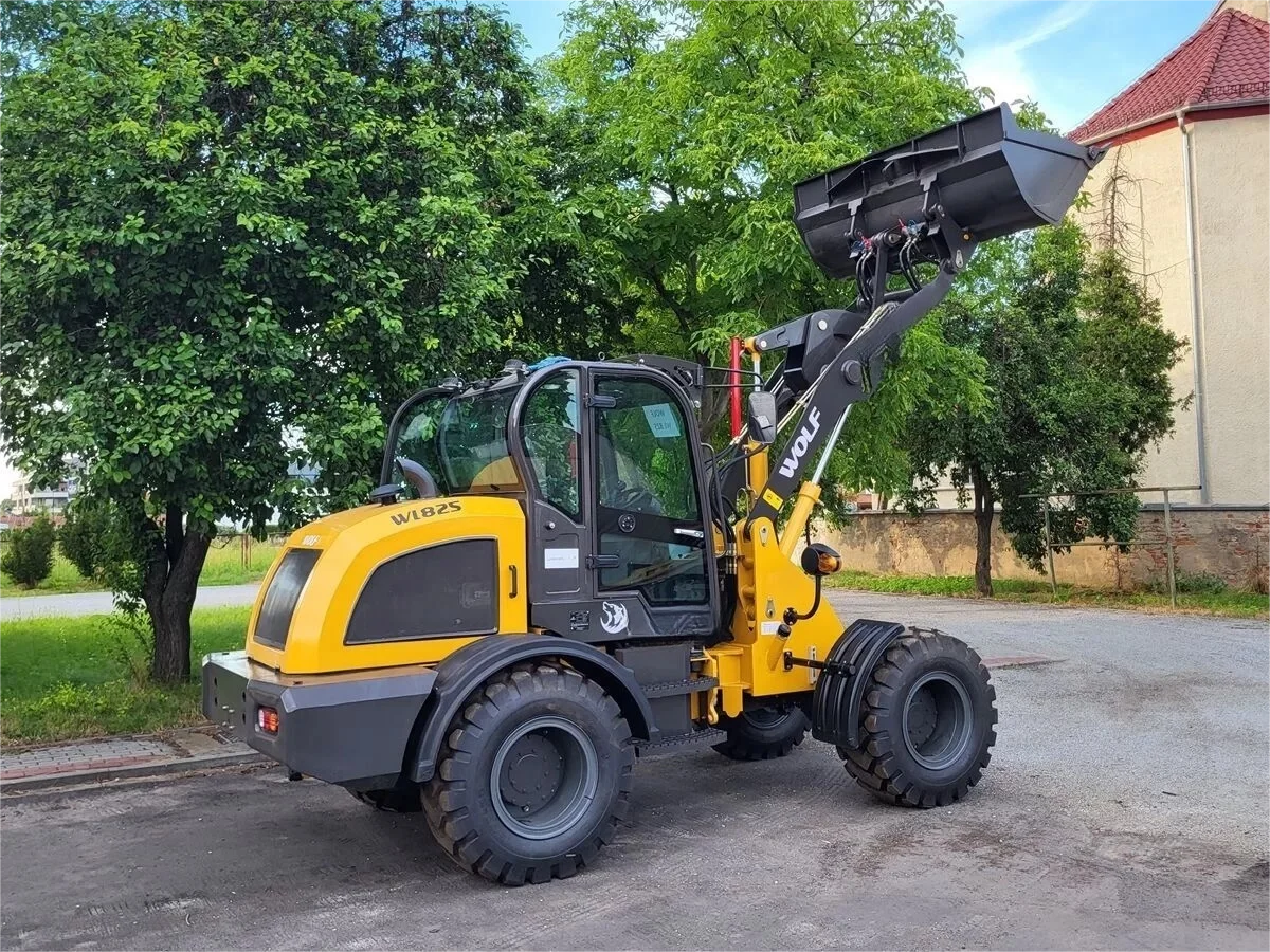 Agricultural Radlader farm machinery mini loader WL825 front end loader for sale