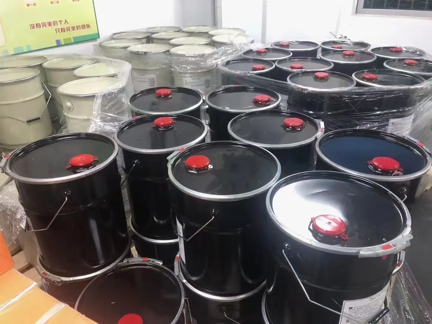 MOLYKOTE G-N Paste combination paste containing molybdenum disulfide, with superior resistance  to high loads