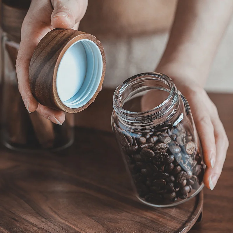 wholesale factory price Kitchen Storage thread type borosilicate glass food storage jars with airtight Acacia wooden screw Lid