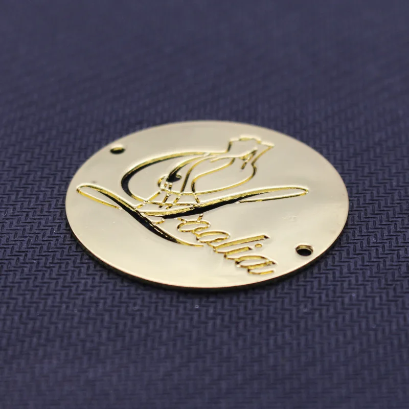 Plate High Grade Custom Engraved Texture Logo Brushed Metal Label Round Gold or Custom Color Bags accessories Sampling Accepted