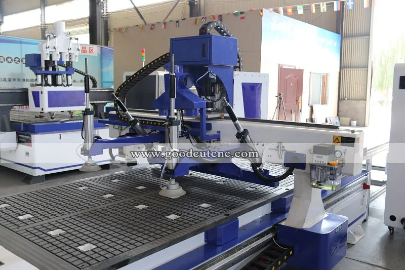 auto feeding router (17)