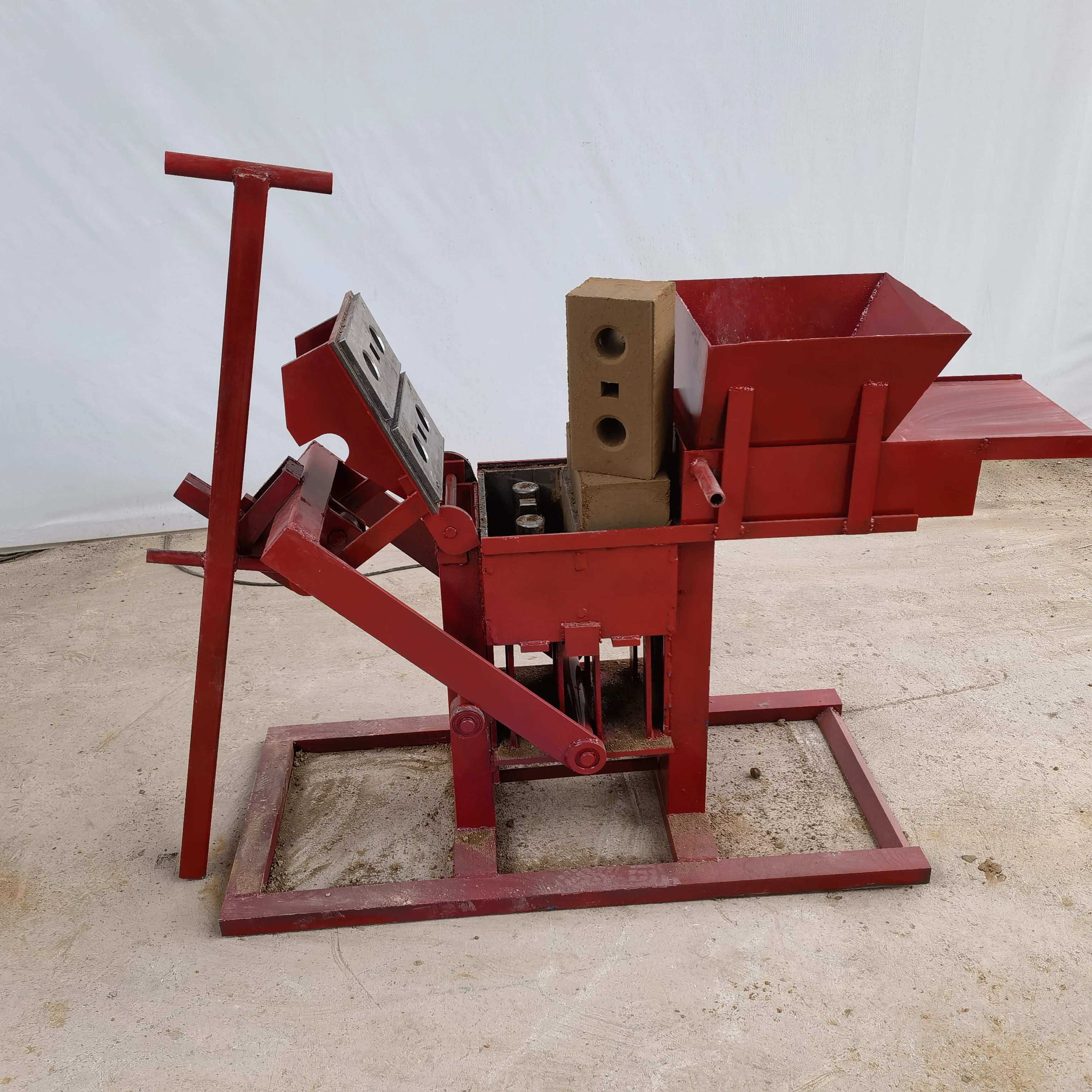 Small business machine ideas with low price 2024 hollow clay brick making machine
