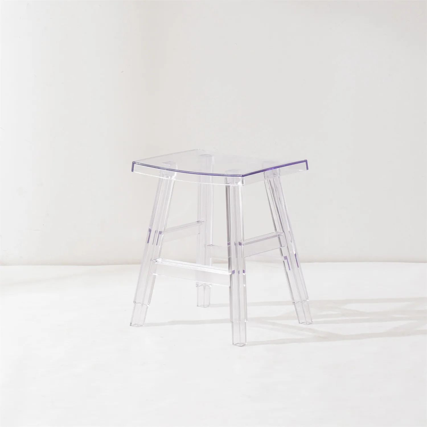 Wholesale Modern Cheap Small Clear Transparent Vanity Coffee Acrylic Plastic Dining Stools