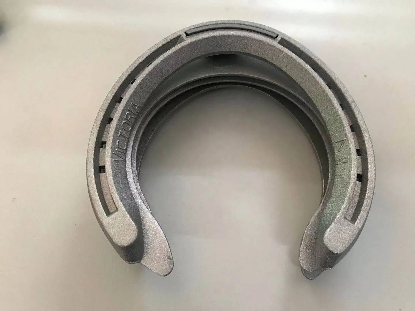 Customized Chinese Factory Supply High Quantity  Aluminum Horseshoes and  horse shoes  nail