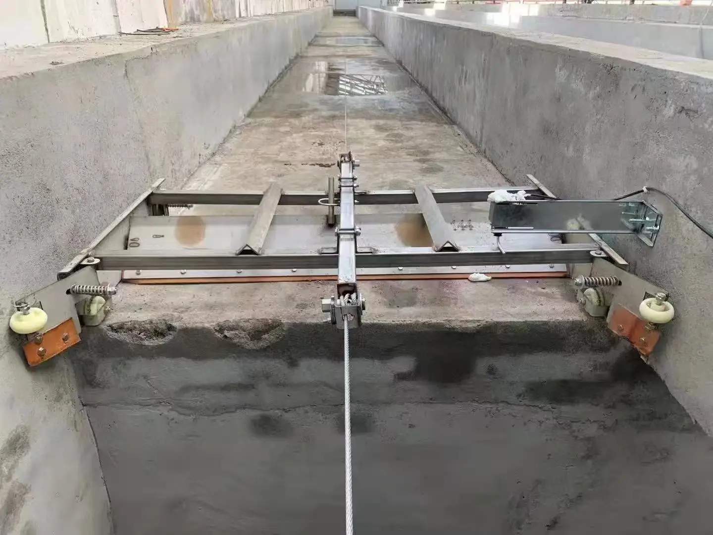 Hot sales Cattle, sheep, pig and chicken manure scraping system/automatic manure removal