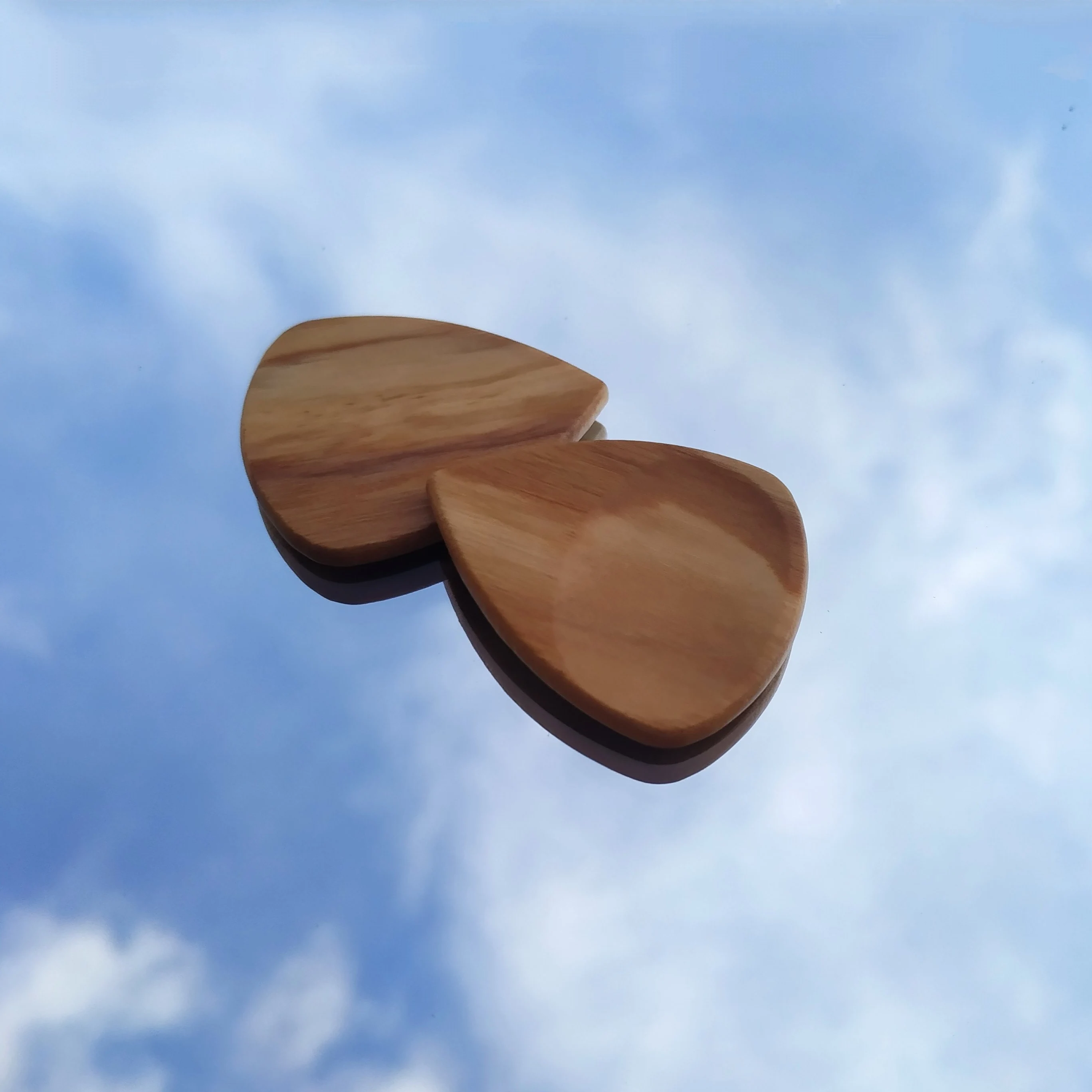 
Factory Direct Customized Rectangular Stylish Guitar / bass / ukuleli plucking solid wood pick can be sculpture LOGO 