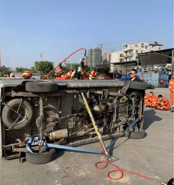 Vehicle extrication tools car shoring and stabilization kit for rescue