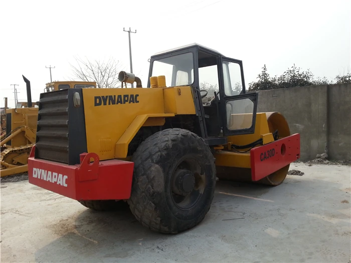 Шведский однобарабанный ролик Dynapac CA30D CA301D на