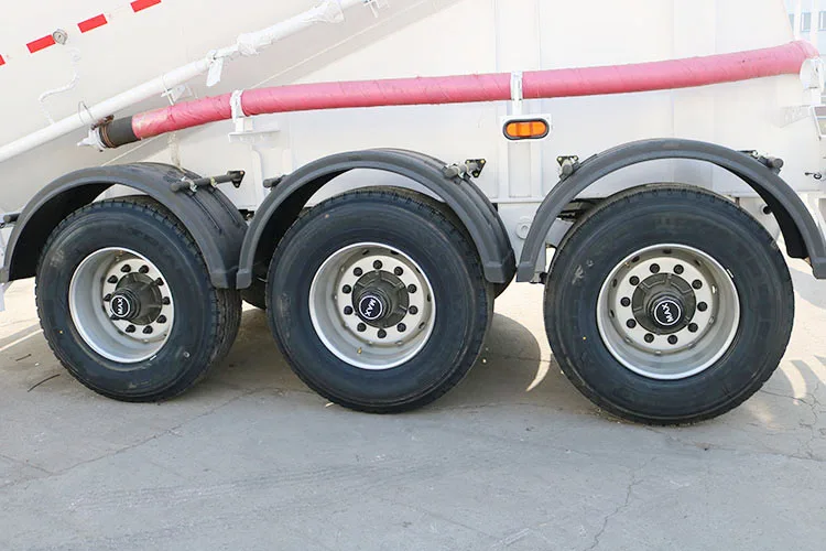 China 45 Cbm Dry Bulk & Pneumatic Tank Trailers V shape bulk cement semi trailer for sale