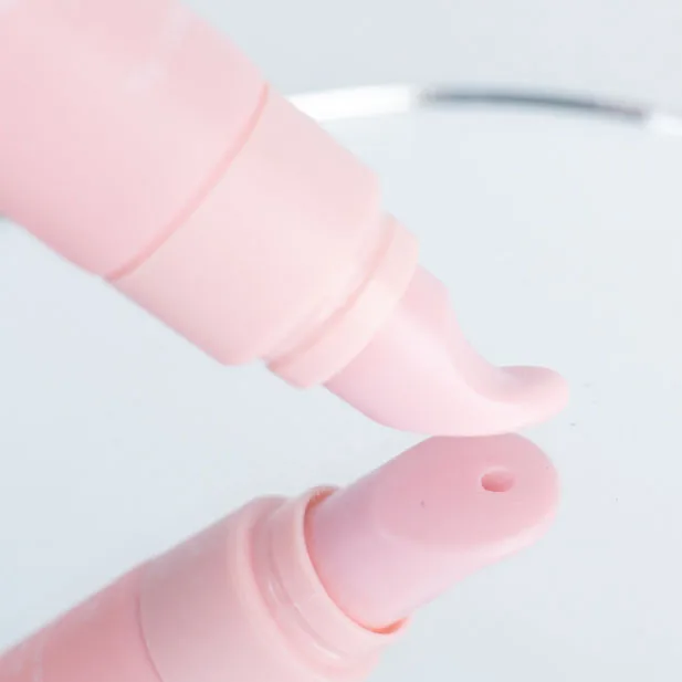 Eco-friendly 17ml Plastic Soft Lip Gloss Squeeze Tubes Soft Pe Tube Packaging Cosmetic Custom Lipstick Tubes Cover Cylinder
