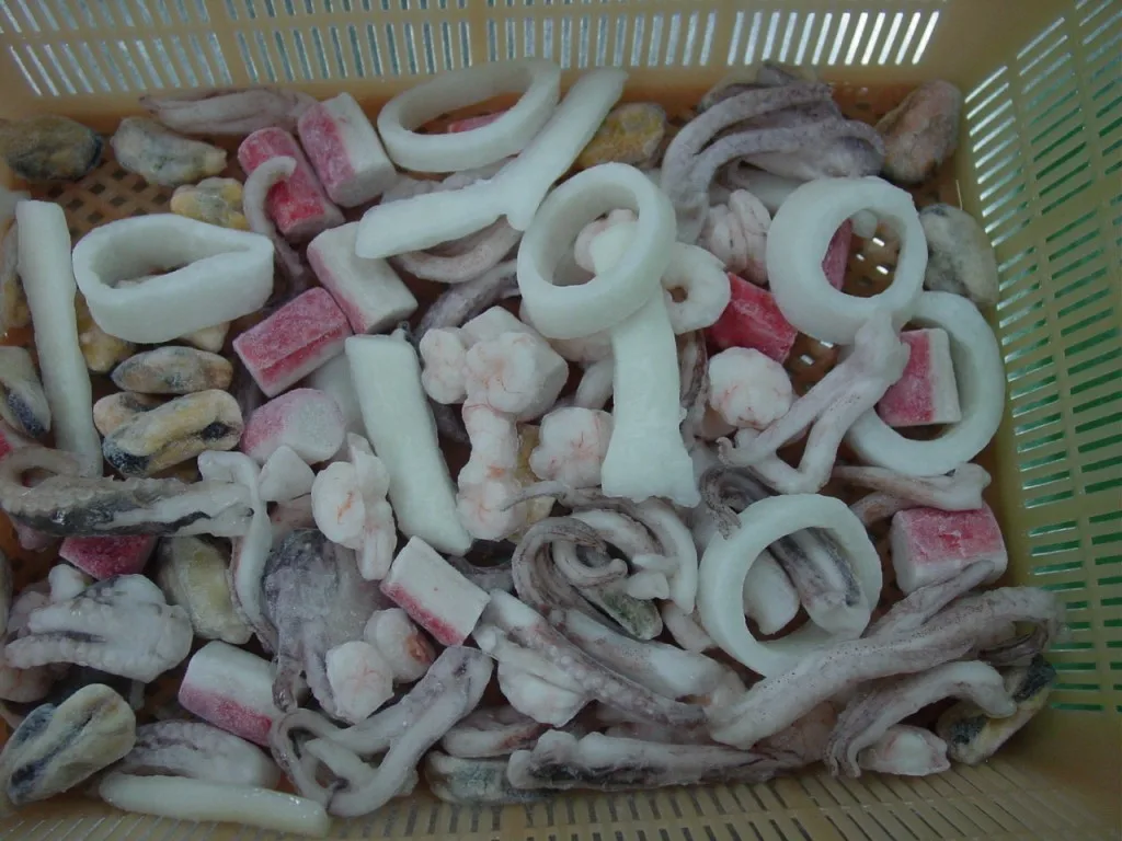 Китайский поставщик Новое поступление натуральные замороженные морепродукты разные цены на рыбу розничная упаковка смешанные салаты первого класса