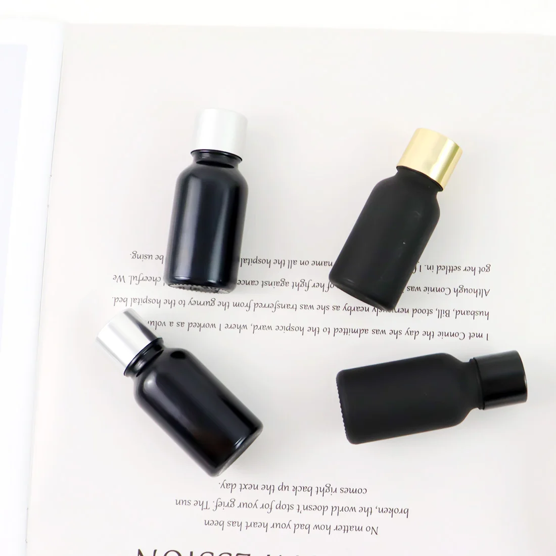 Ready to ship 15ml Black Glass Bottles Custom Small Essential Oil Bottles With Aluminium screw Cap