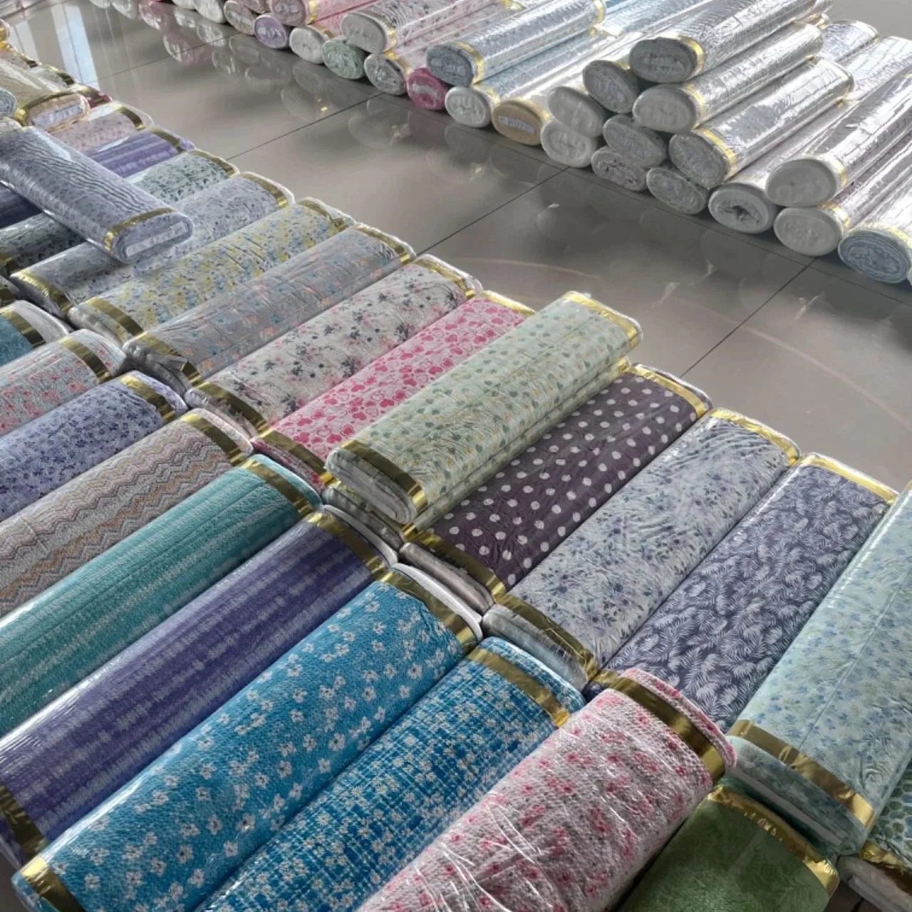 Double folded packing bedding sheet cotton prints fabric 100% cotton printed woven clothes fabric for shirts dress girls skirts