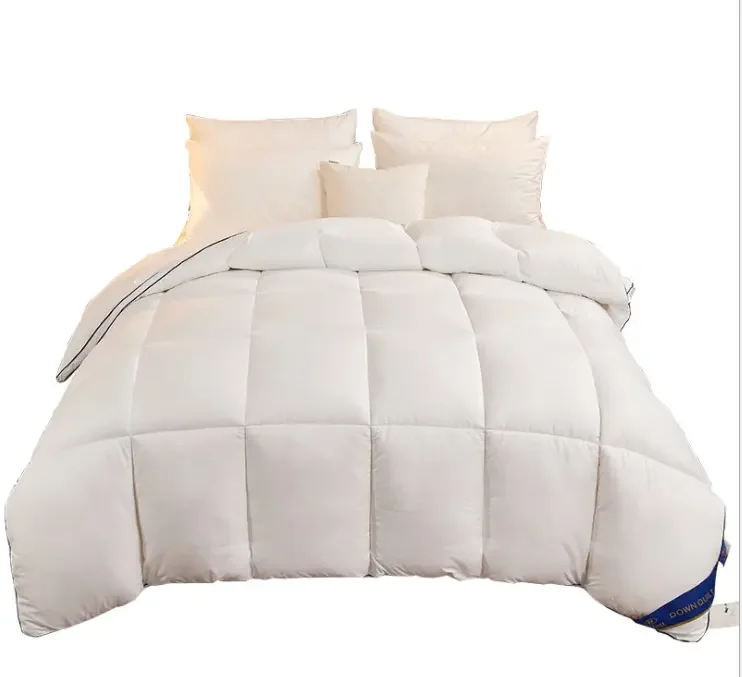 Custom Wholesale  Down Quilt Cotton Polyester Filled Duvet All Season Summer Winter Solid Color Quilt