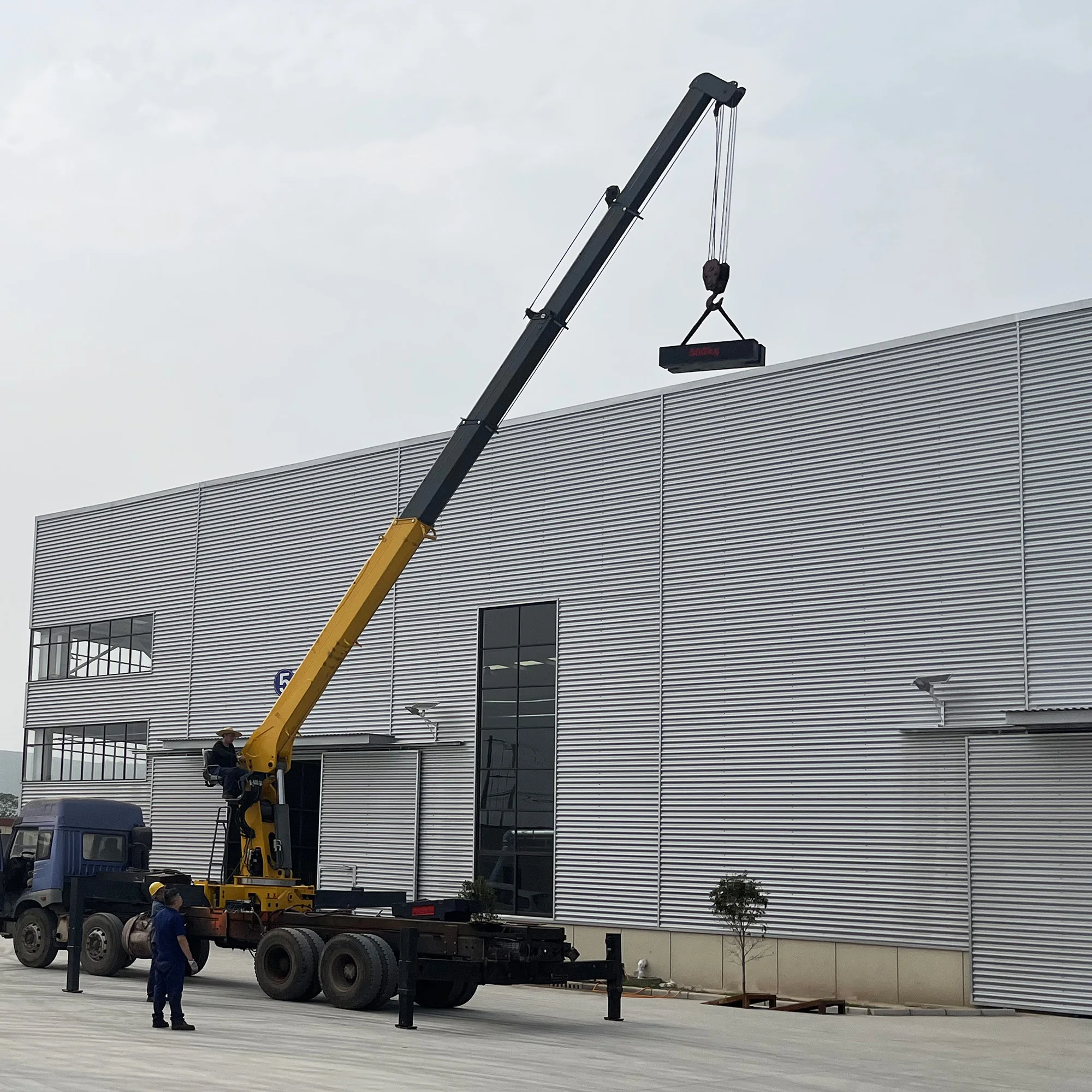 Factory Direct Sale Side Jib Lifting Crane 12T 14Ton 16ton Telescopic Straight Boom Mobile Truck With Crane CE