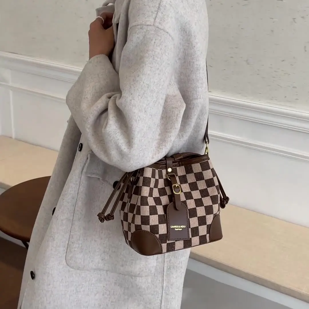 ins fashion handbags 2021 new wild tide brand niche checkerboard lattice one-shoulder armpit bag messenger bucket bag