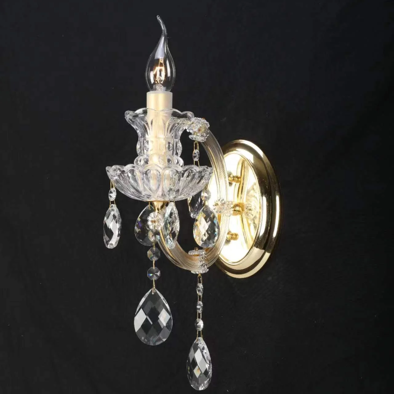 Настенный светильник с кристаллами