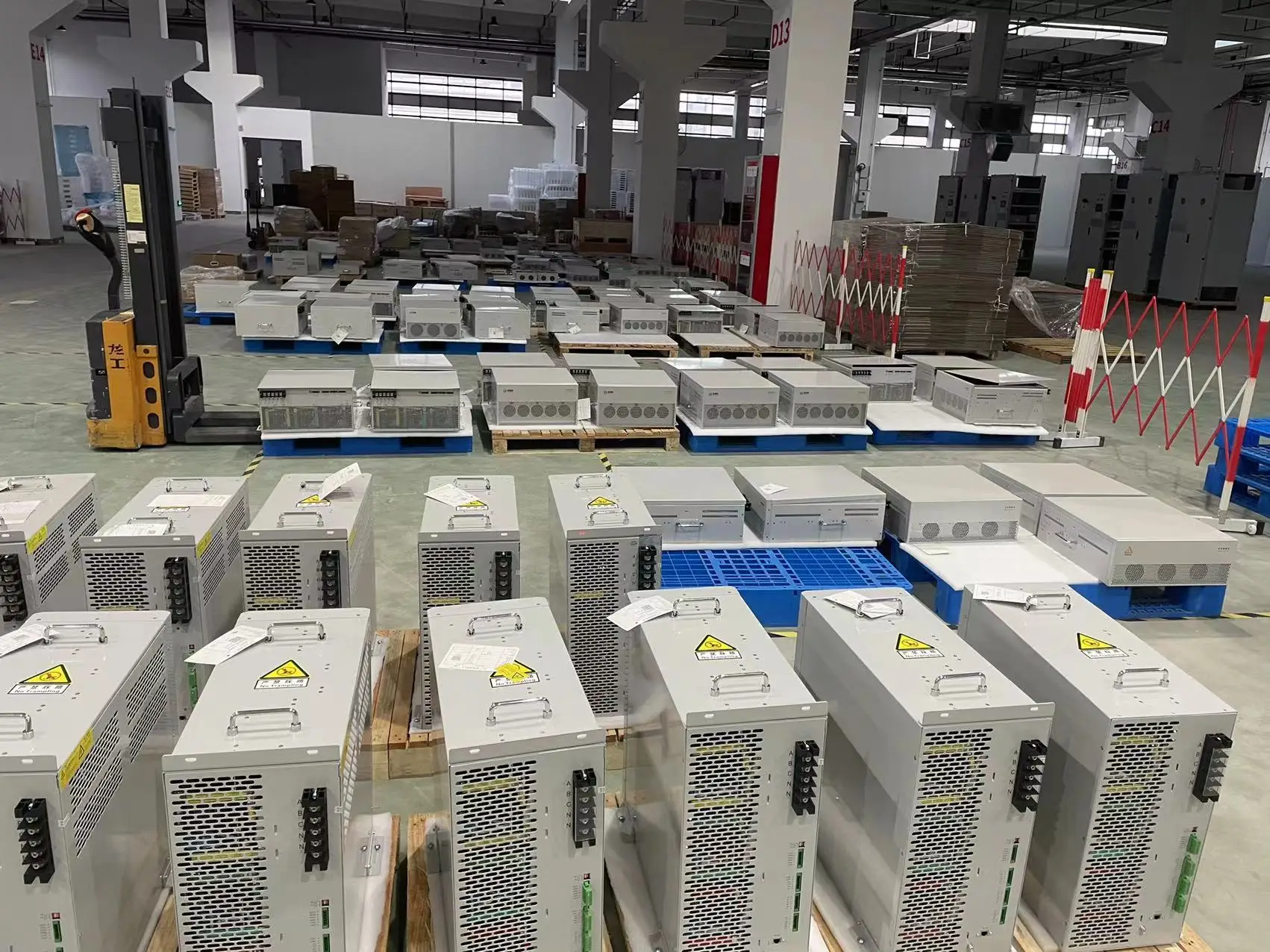 Static var compensator low voltage reactive power control device SVG module