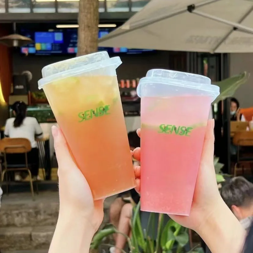 Square 650ml 960ml Plastic Milkshake Bubble Milk Tea Cup Drinking Cup With Straw
