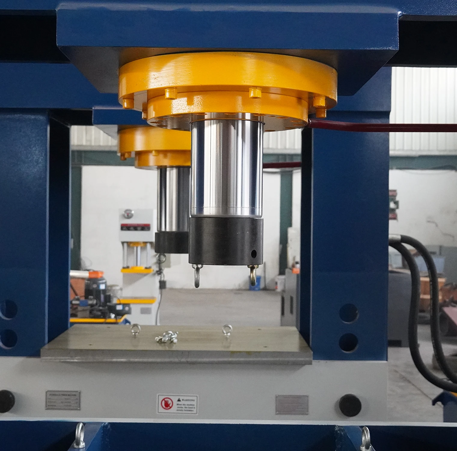 Nadun 200T Gantry Hydraulic Press with Movable Worktable
