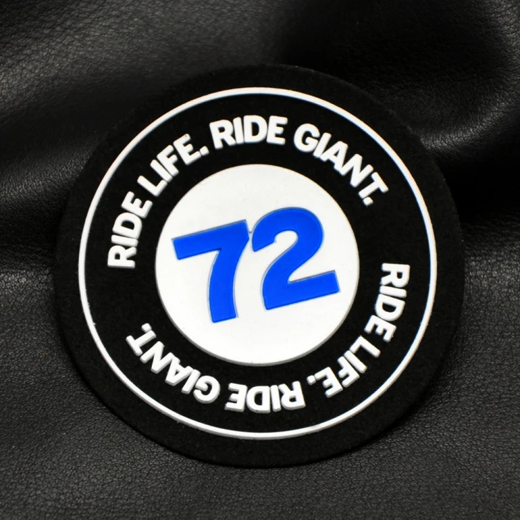 Custom OEM custom 3d name rubber pvc clothing school logo patches parches para ropa