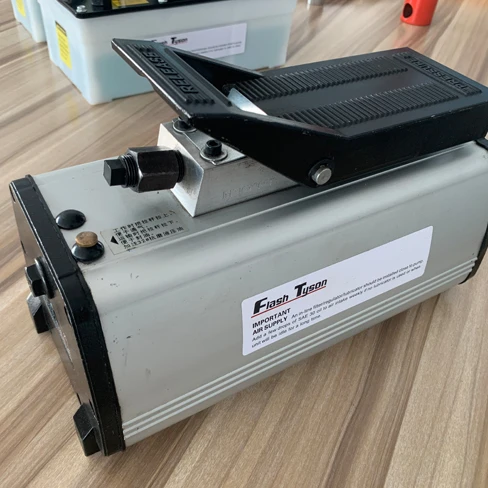 2.3L Foot pump Pneumatic Hydraulic Pump Car frame machine pump