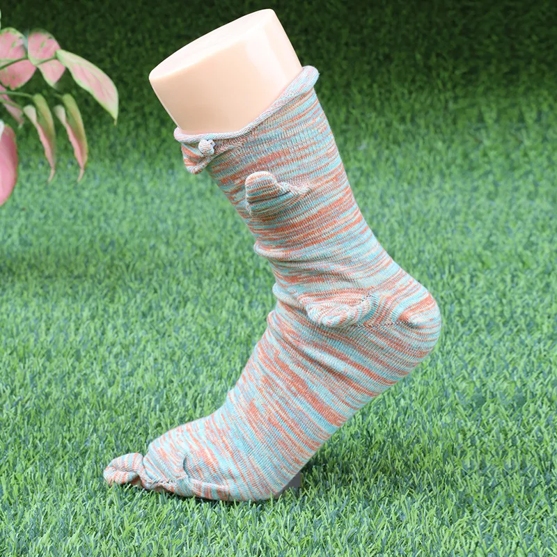 JX-I-0206 The latest crocheted crocodile socks and shark socks custom design socks