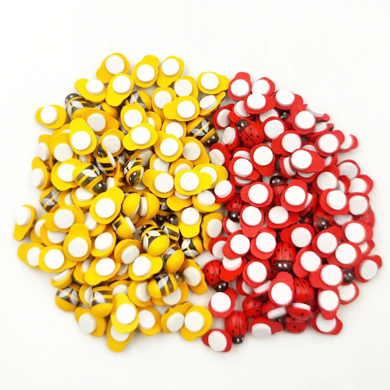 Wooden colorful bee patch handmade decorative for kids mix color bee small red ladybug painted wood material for decoration