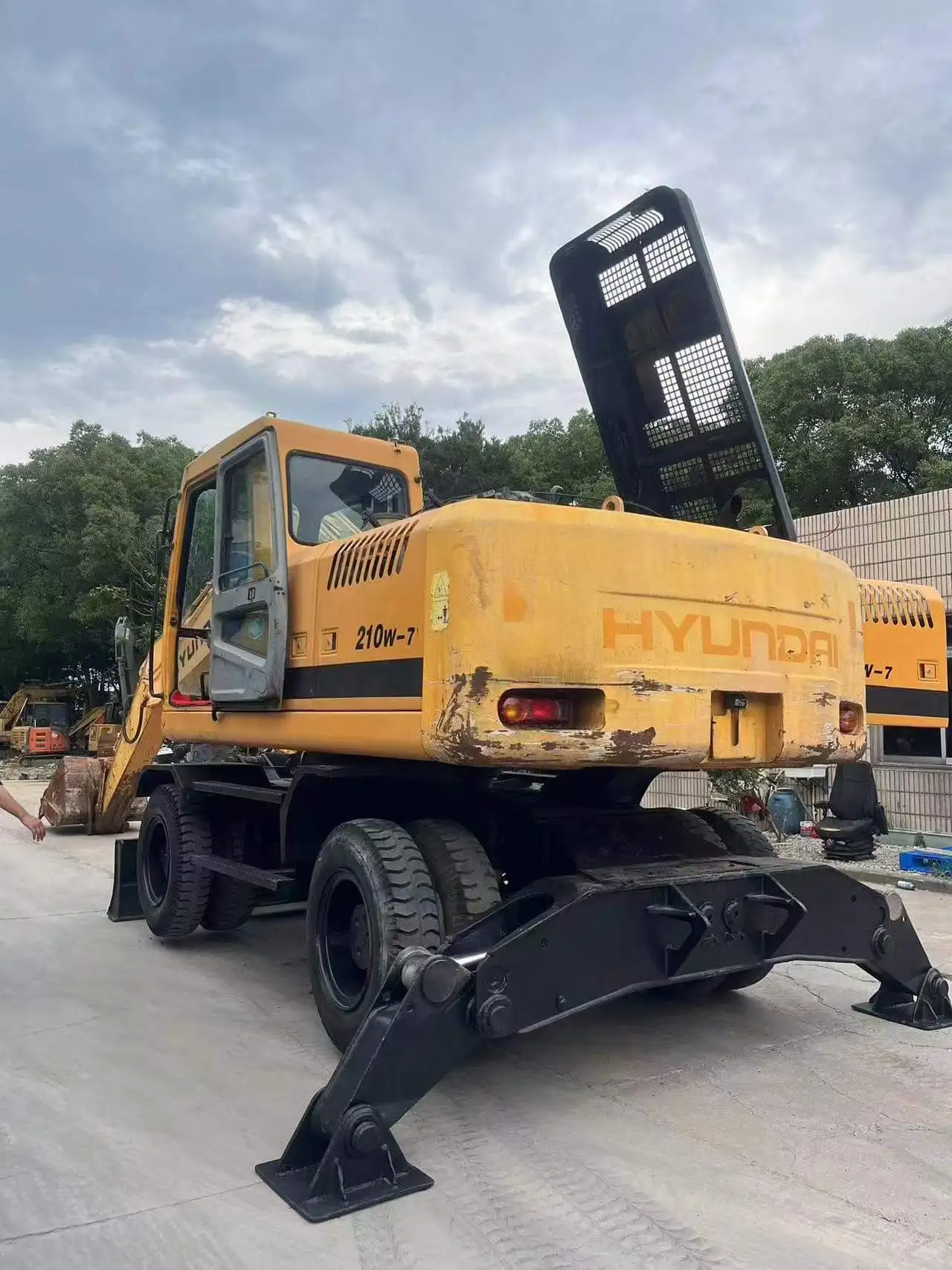 Экскаватор б/у цена высокое качество подержанный экскаватор HYUNDAI R210W-9 Подержанные экскаваторы для продажи по специальным предложениям R210W-7