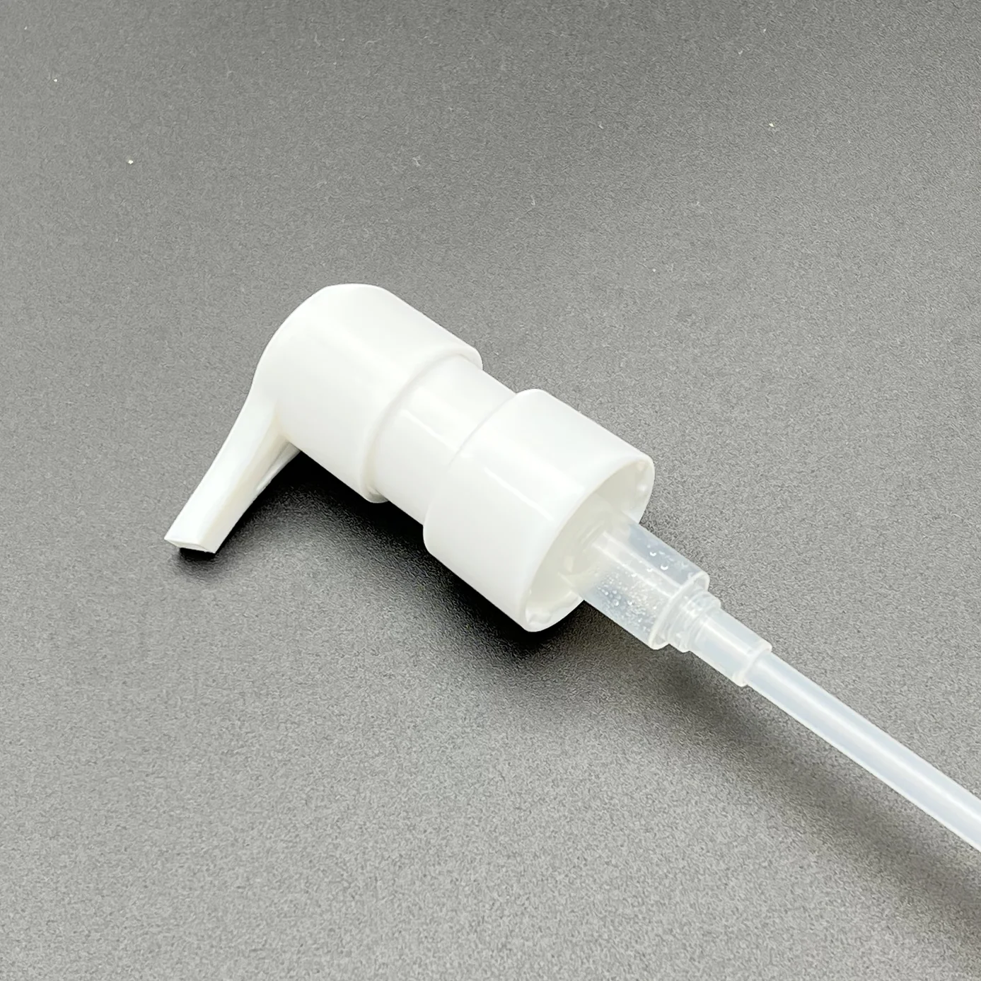 24/410 24mm long nozzle spring outside cosmetic pump serum gel treatment pump dispenser left right lock lotion pump