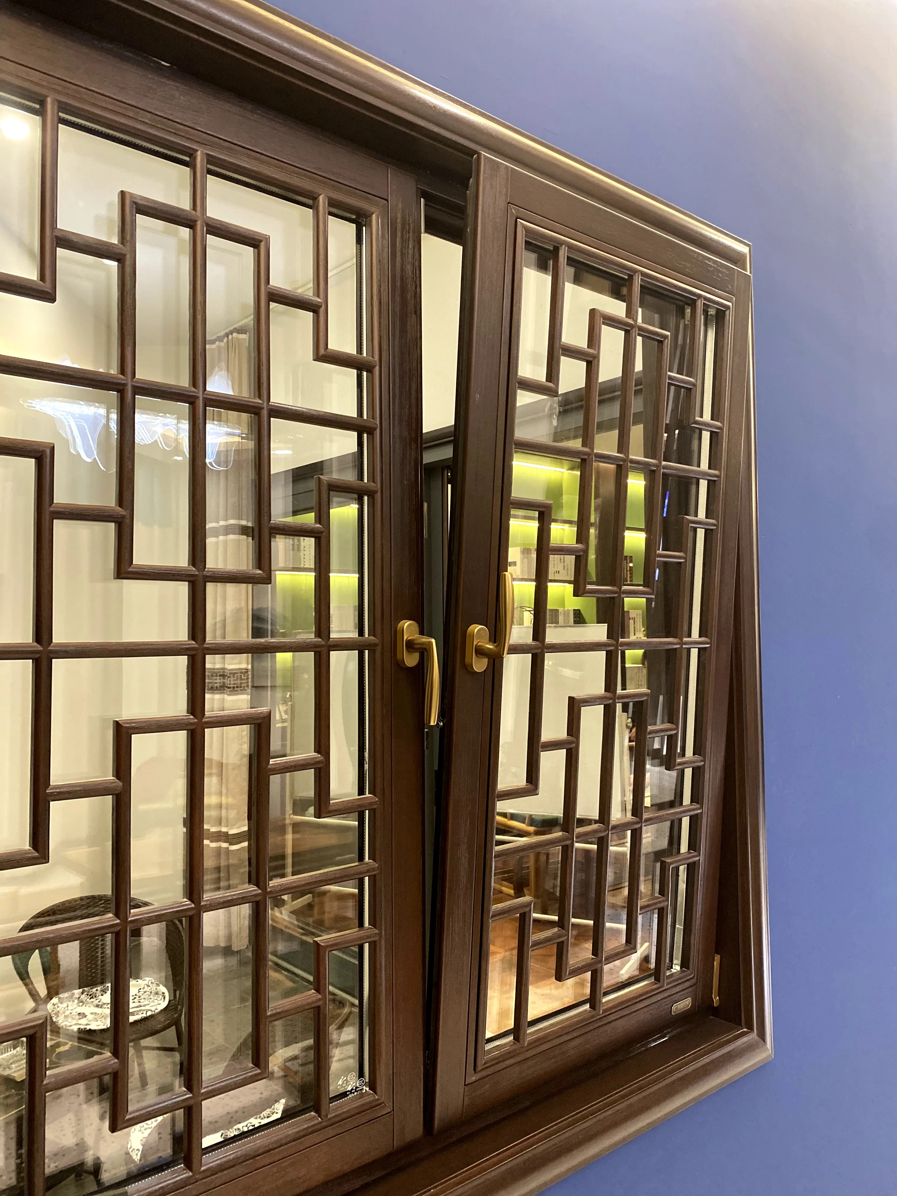 Chinese Style Tilt And Turn Aluminum Clad Solid Pine Aluminium Wood Windows