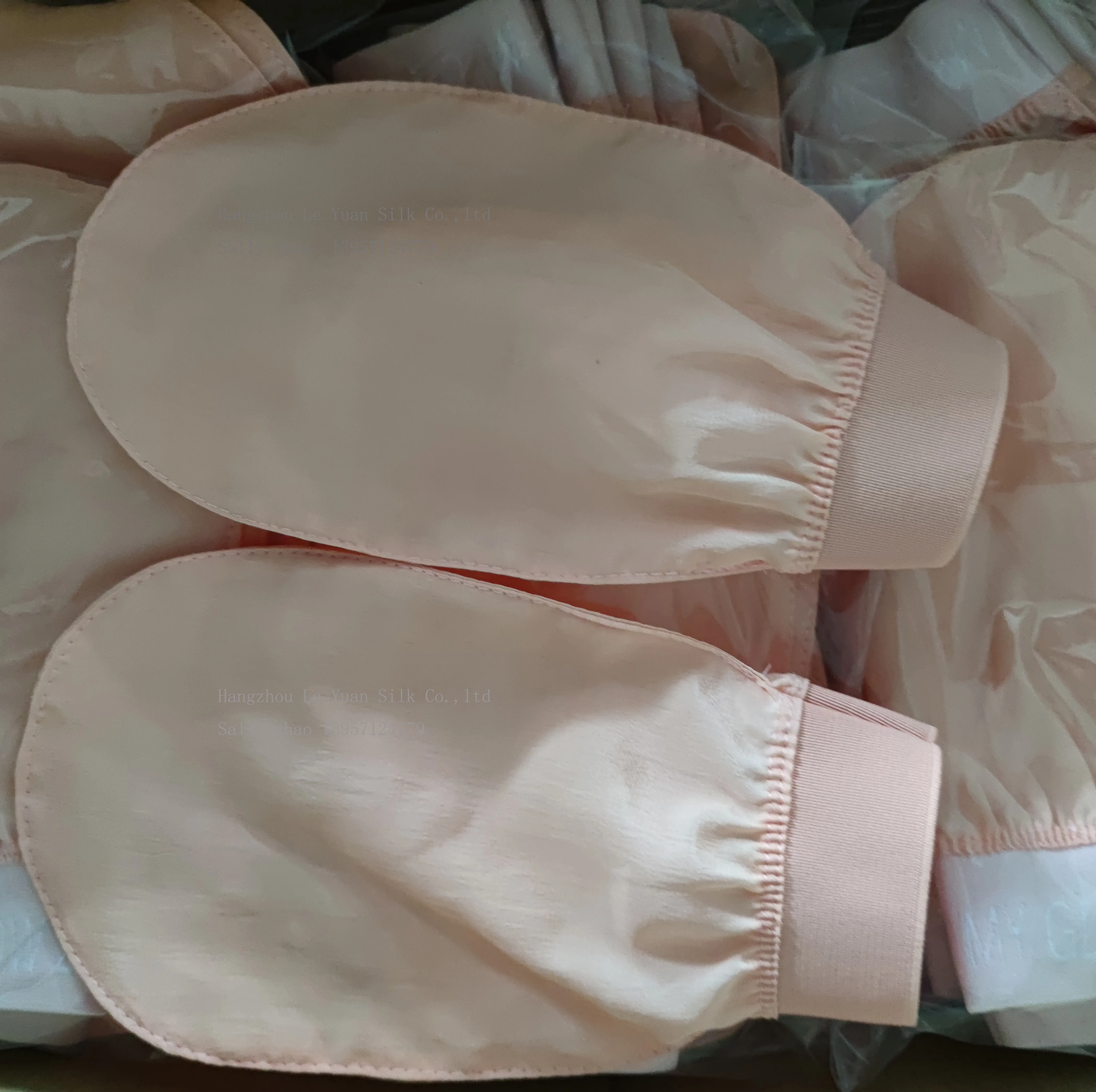 Top Quality Magic Silk Turkish Mulberry Silk Exfoliating  Mitt Morocco Bath Glove Kessa  Body Exfoliating