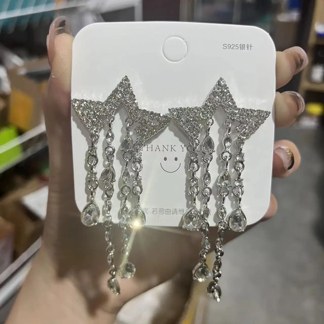 Женские серьги-гвоздики в форме сердца