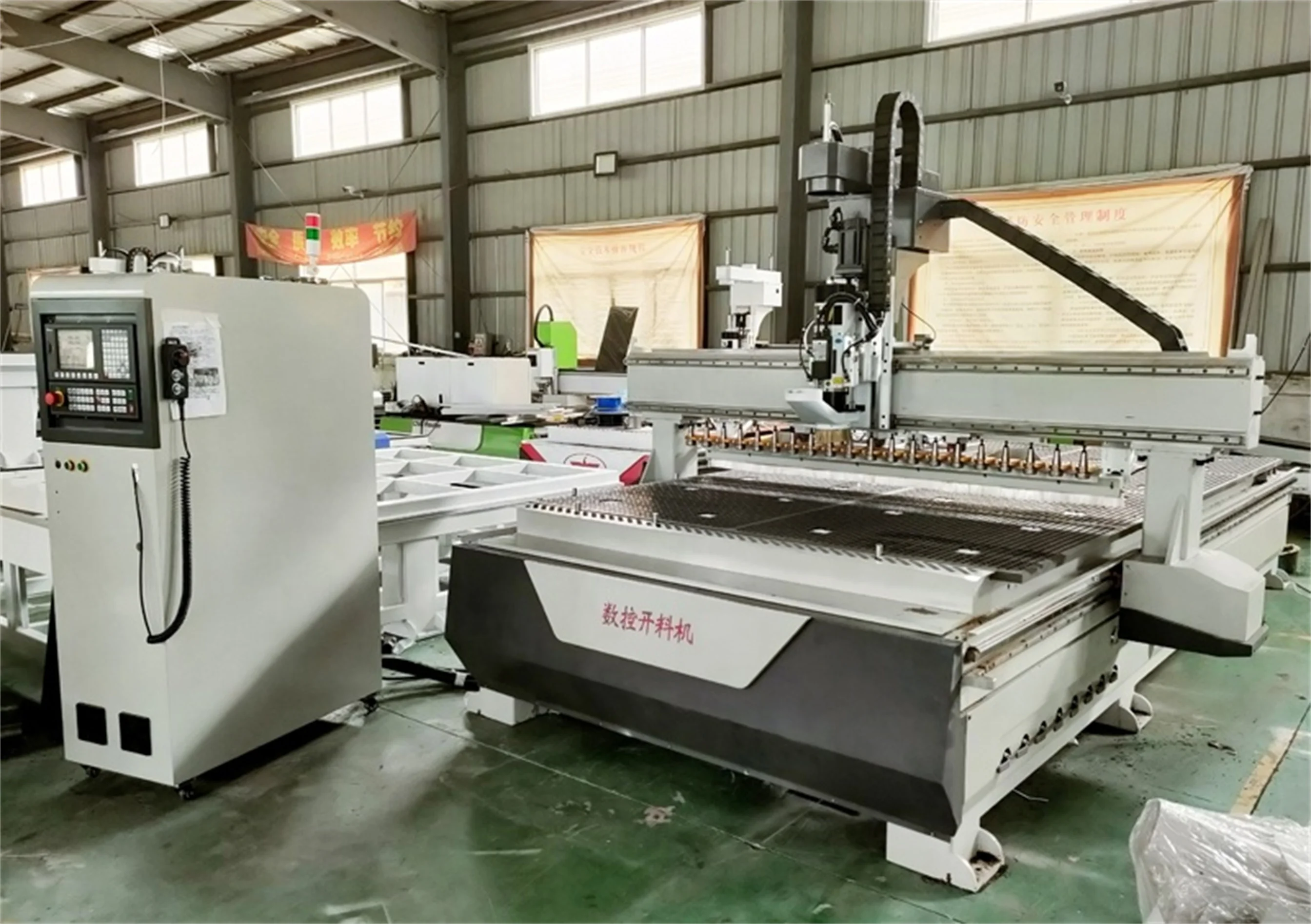 ATC CNC маршрутизатор для автоматической смены инструмента cnc 1325 atc 3 оси