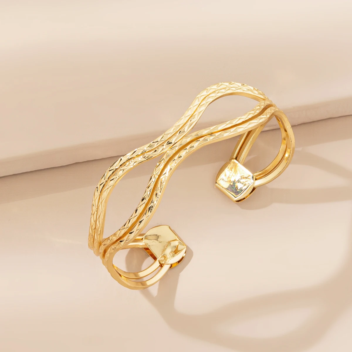 Ins wind Korean metal bracelet female tide plain circle irregular wave point cold wind high fashion personality