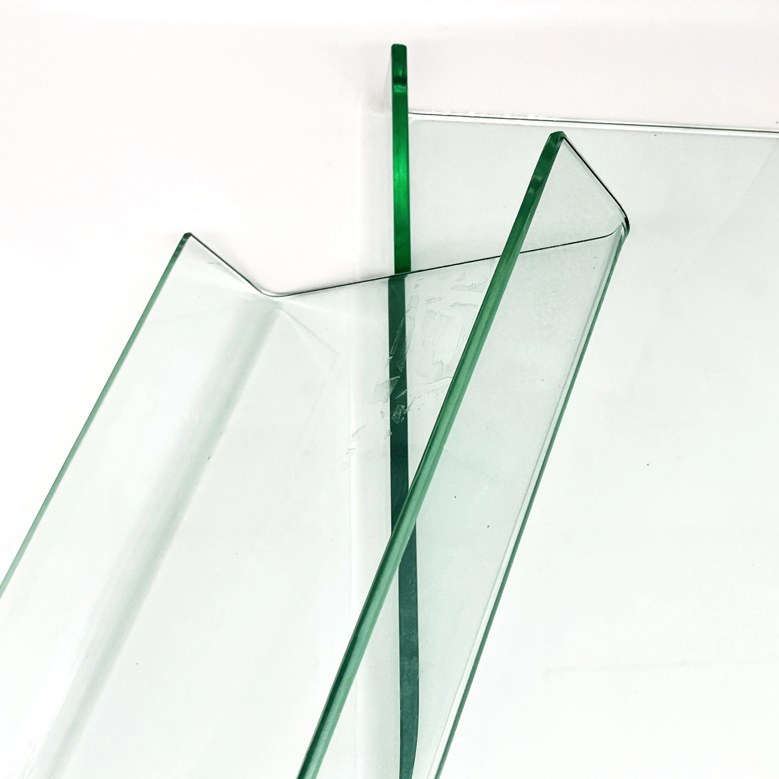 Customized 3mm 4mm 5mm Hot Bend Glass Curved Tempered Glass Manufacturer for Fish Tank Cosmetic Counter Architectural Glass etc