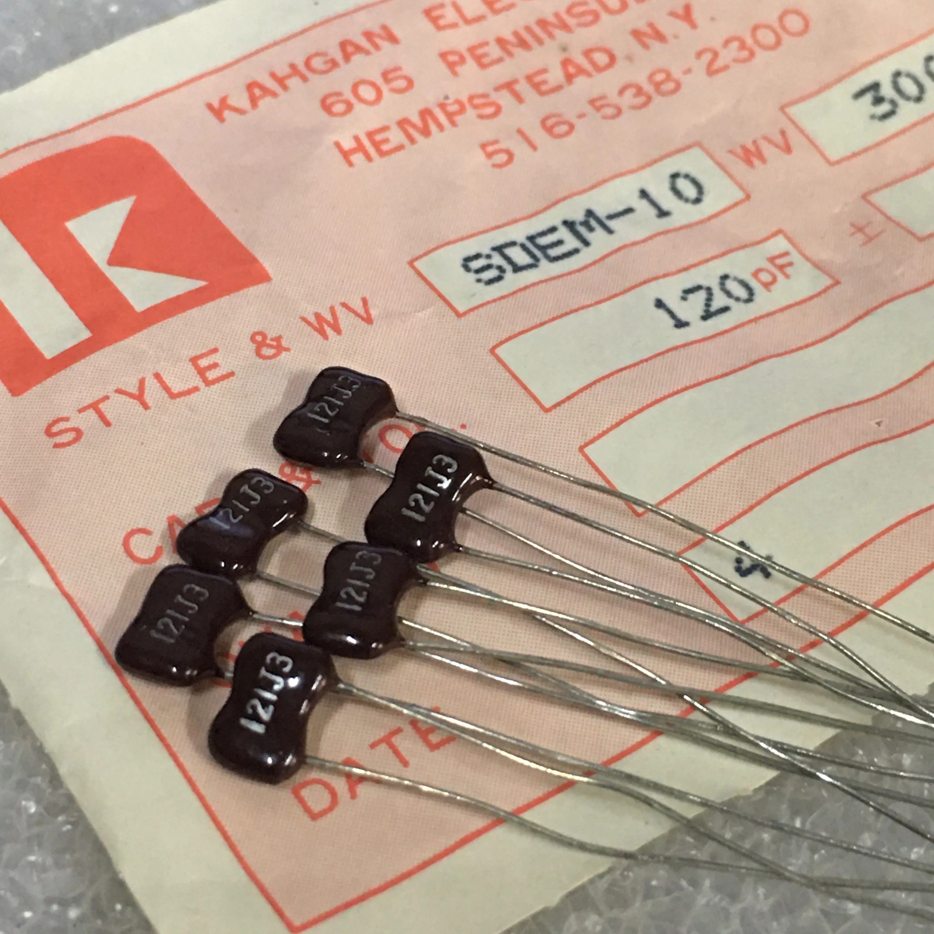 Japan KAHGAN 120PF 300V 5%    Mica Capacitors  new   120P