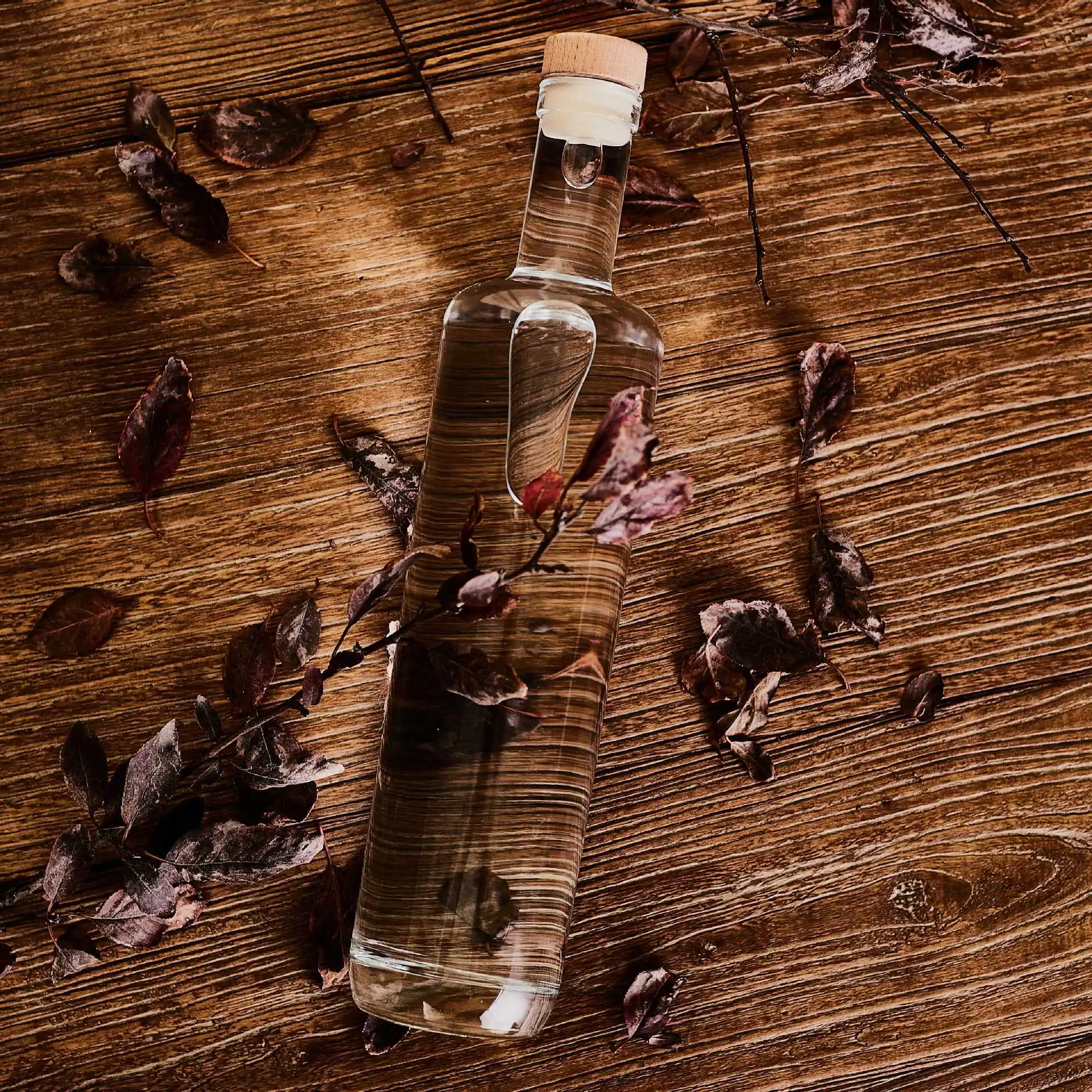 round tall long 750ml high quality but low price factory sale  brandy vodka tequila use liquor spirits with bamboo cork cap