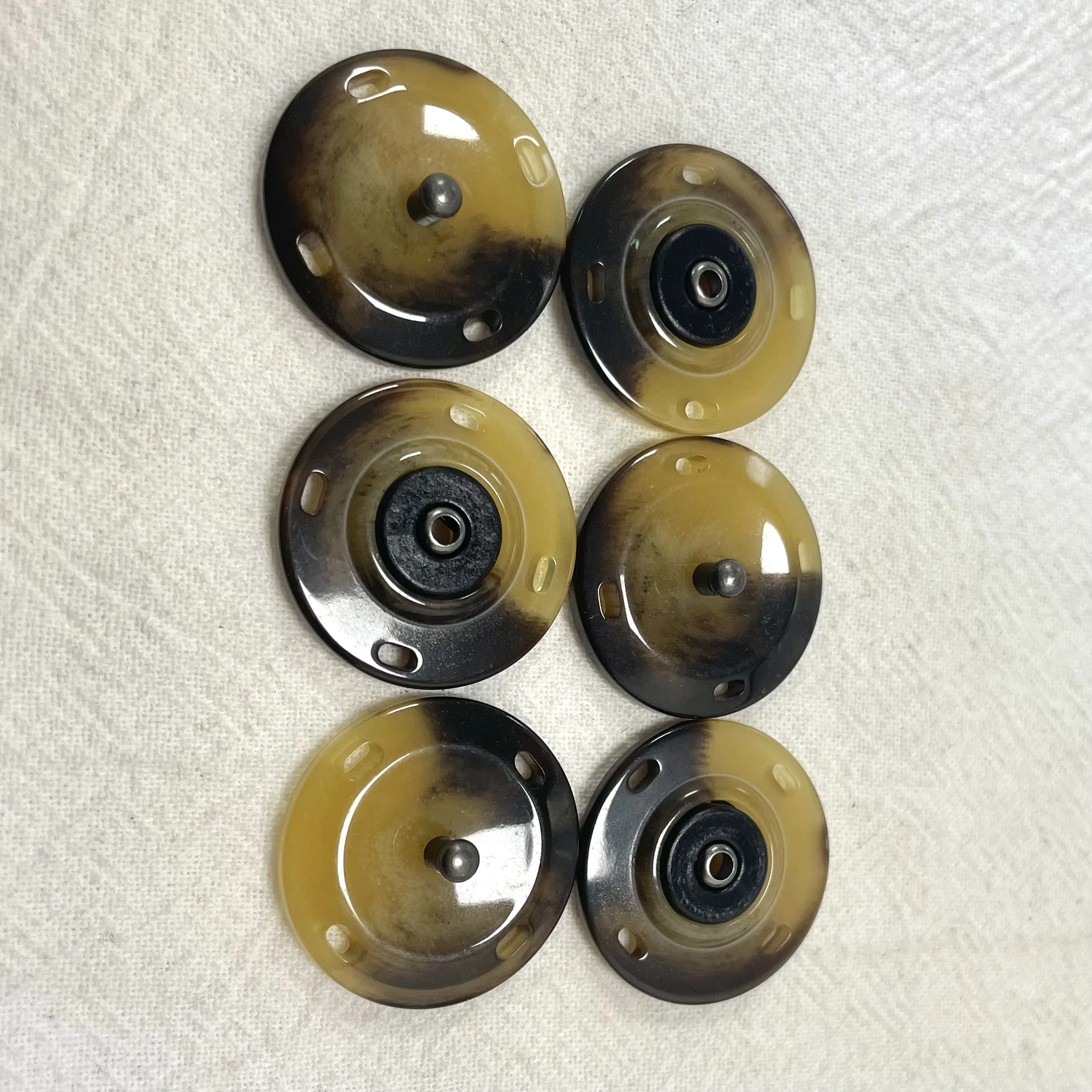 Wholesale custom size and logo press button high quality resin snap button for clothing