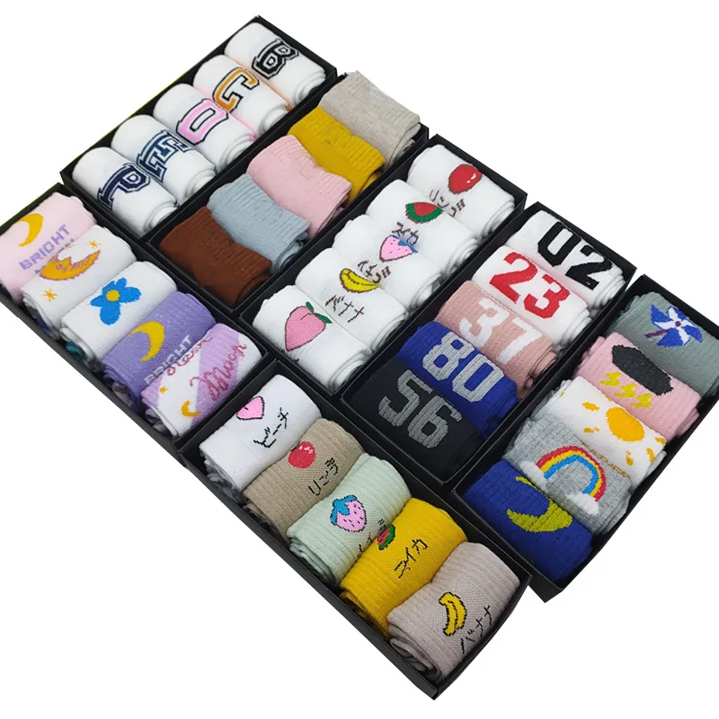 Factory Price Good Quality Cheap Cute Cartoon  Gift Box 5 Pairs Pack Women Crew Cotton Socks