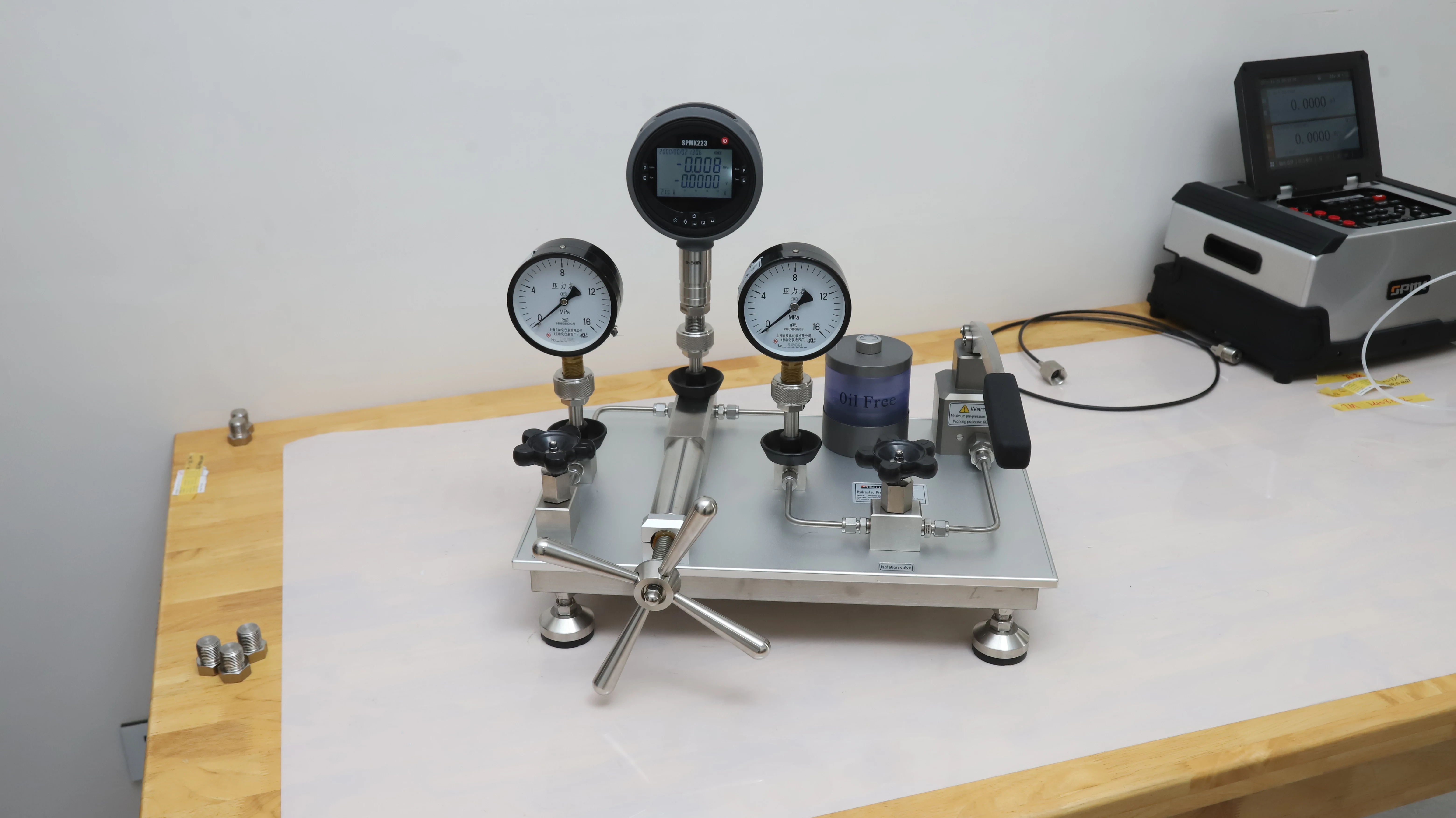 Hydraulic penumatic media pressure generator industrial pressure calibrator bench