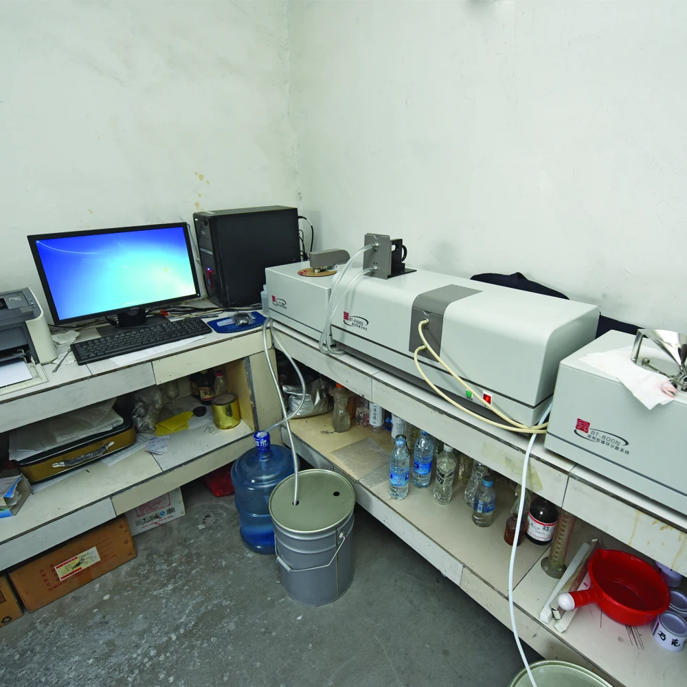 Distillation method zinc powder for lithopone,dye intermediate