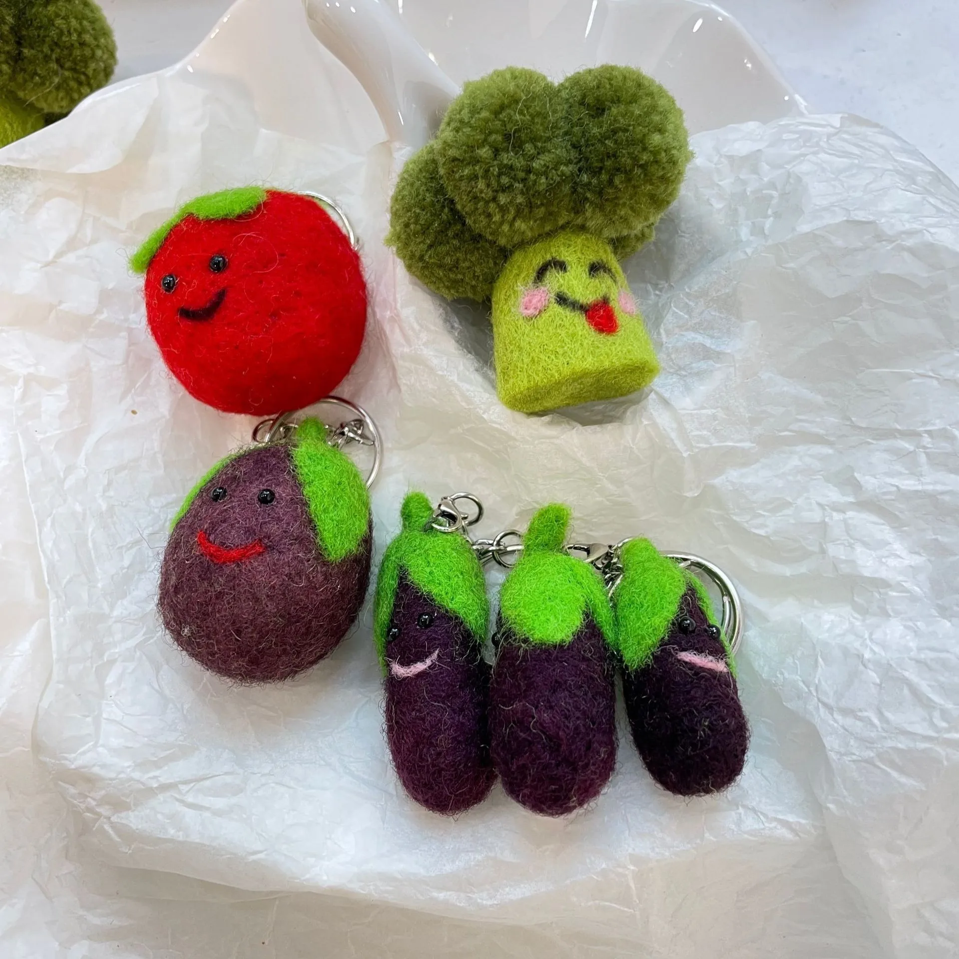 Handmade Plant Vegetable Plush Toys Grapes Tomato Eggplant Sewant Mushrooms Beet Broccoli Stuffed Felt Toy Soft Keychain Gift