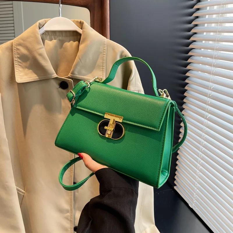 Hot Selling Women Handbags New Fashion 2023 Popular Lock Buckle Shoulder Woman Bags Solid Color Luxury Handbags for Women