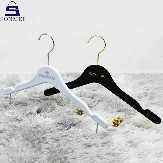 Metal clips embossed logo coat nonslip green velvet skirts hanger