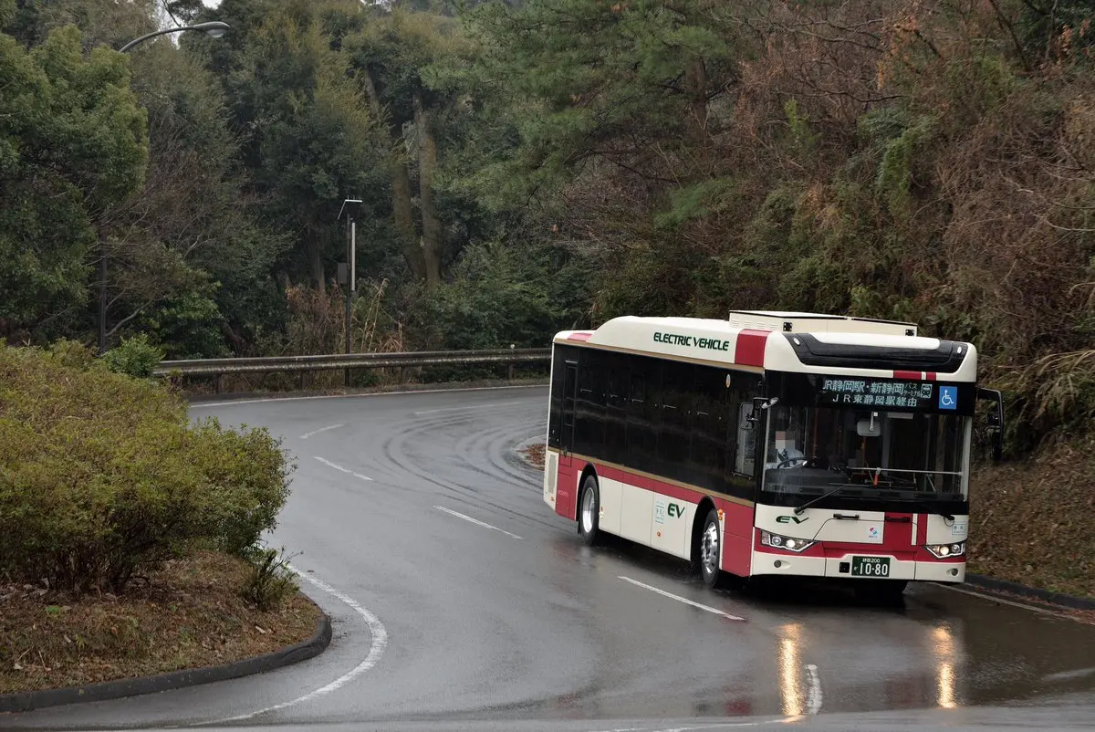 Japan Market RHD 10.5m High-end Electric Powered City Bus with 2 Doors 70 Passengers Green Energy Bus on Sale