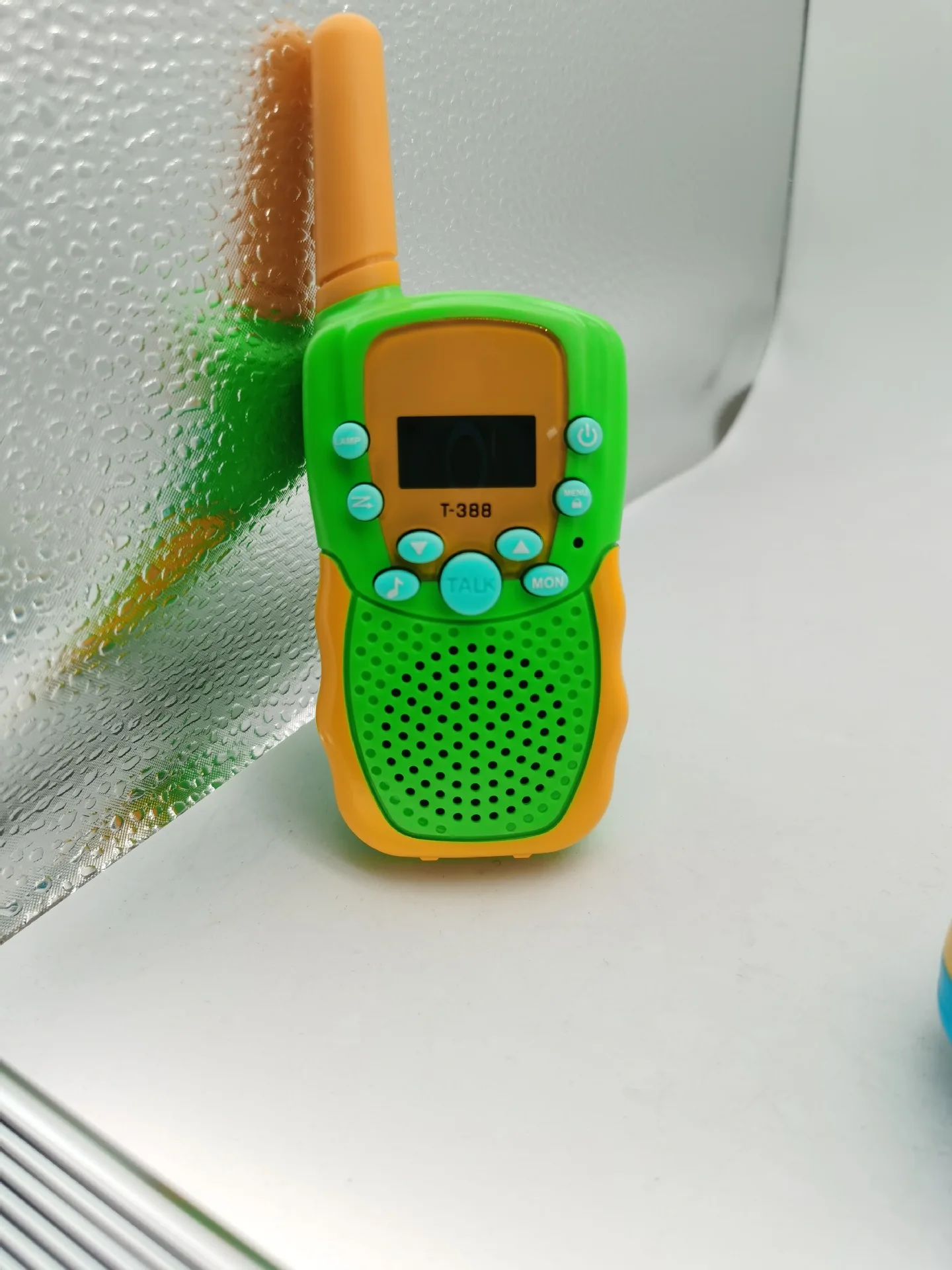 Hot Sale T388 Kids Toy Walkie Talkie Two Ways Radio 3km Range 22 Channels Built In Flash Light For Girls Boys
