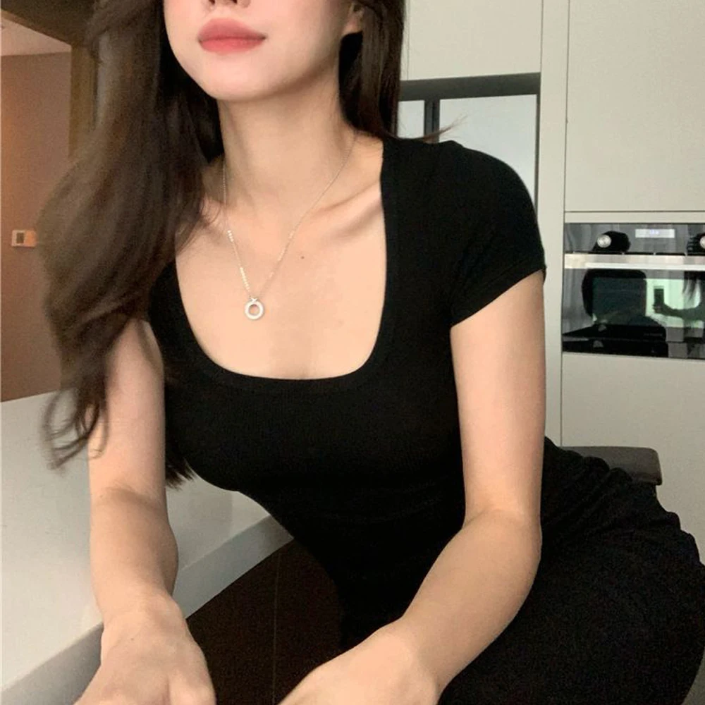 2023 new arrivals summer whole sale women bulk crop tops solid color short sleeve Simple Plain crop tops t-shirt for women